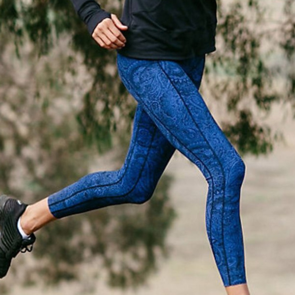 Lululemon Like Nothing 7/8 Tight Antique Paisley size 8